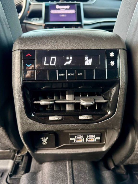 2022 Jeep Grand Cherokee Image 13