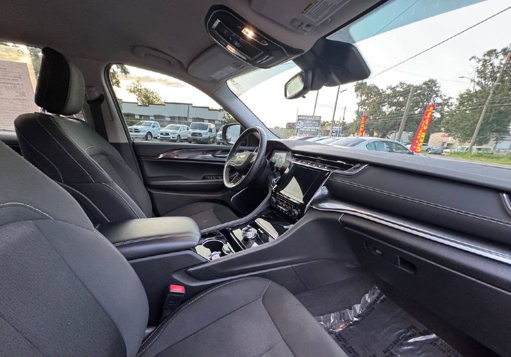 2022 Jeep Grand Cherokee Image 15