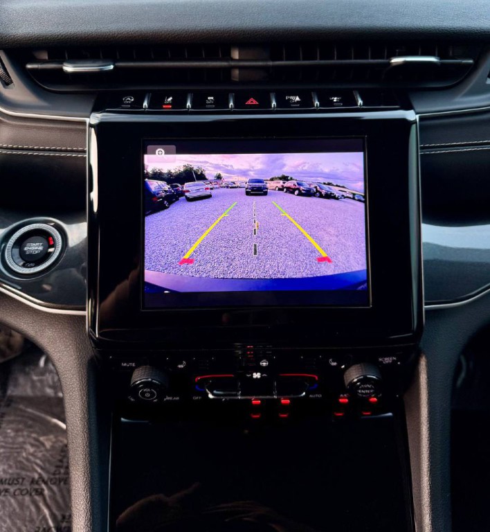2022 Jeep Grand Cherokee Image 19