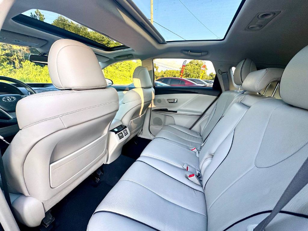 2014 Toyota Venza Image 10