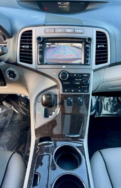 2014 Toyota Venza Image 18