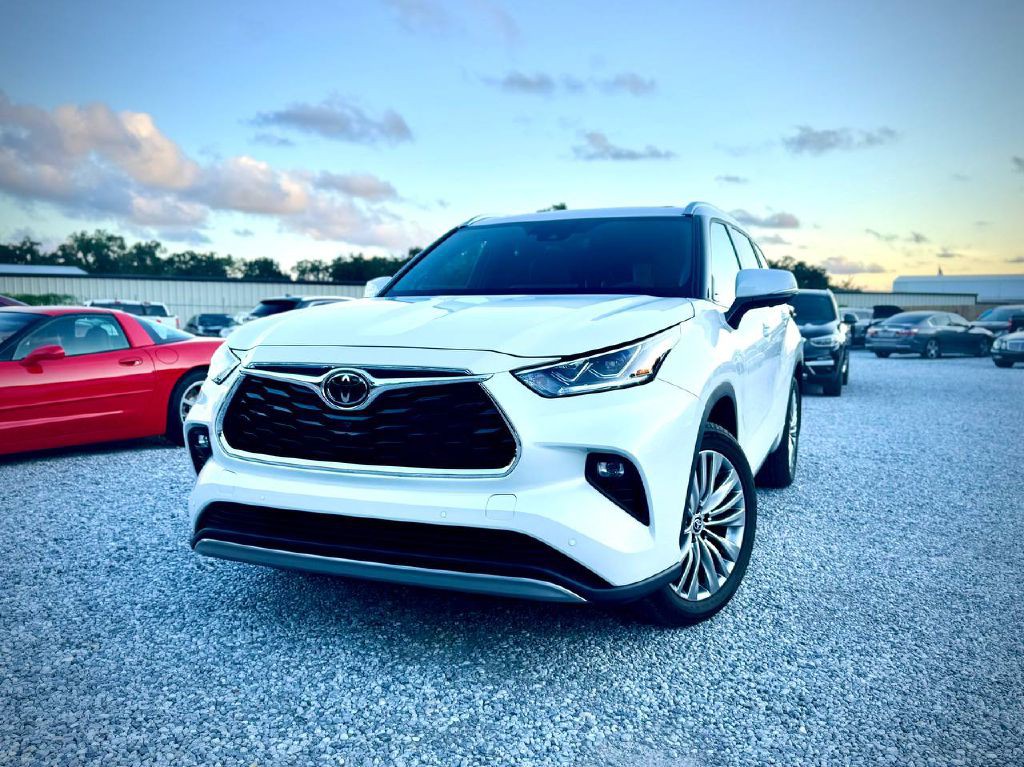 2024 Toyota Highlander Image 1