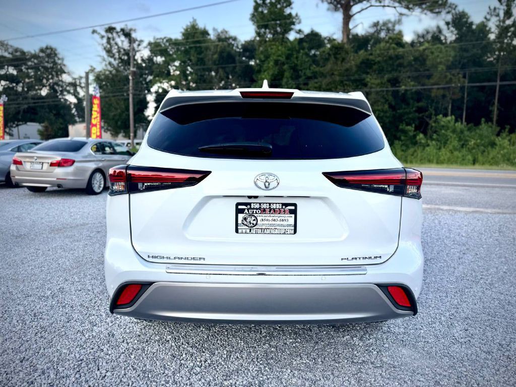 2024 Toyota Highlander Image 3