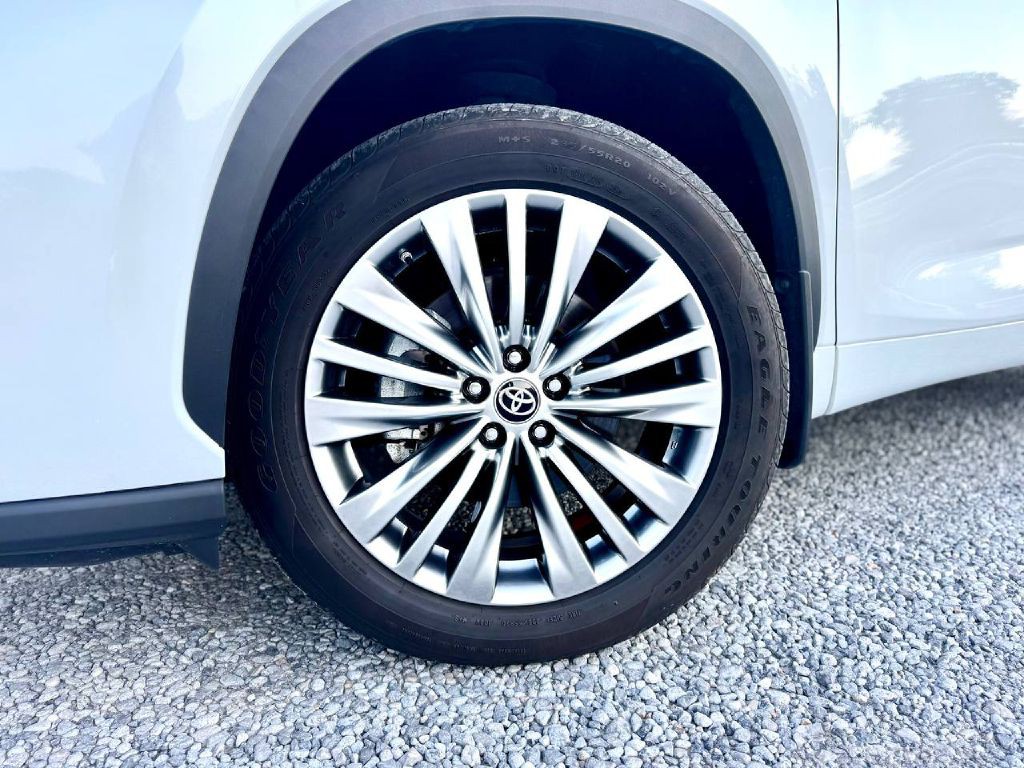 2024 Toyota Highlander Image 7