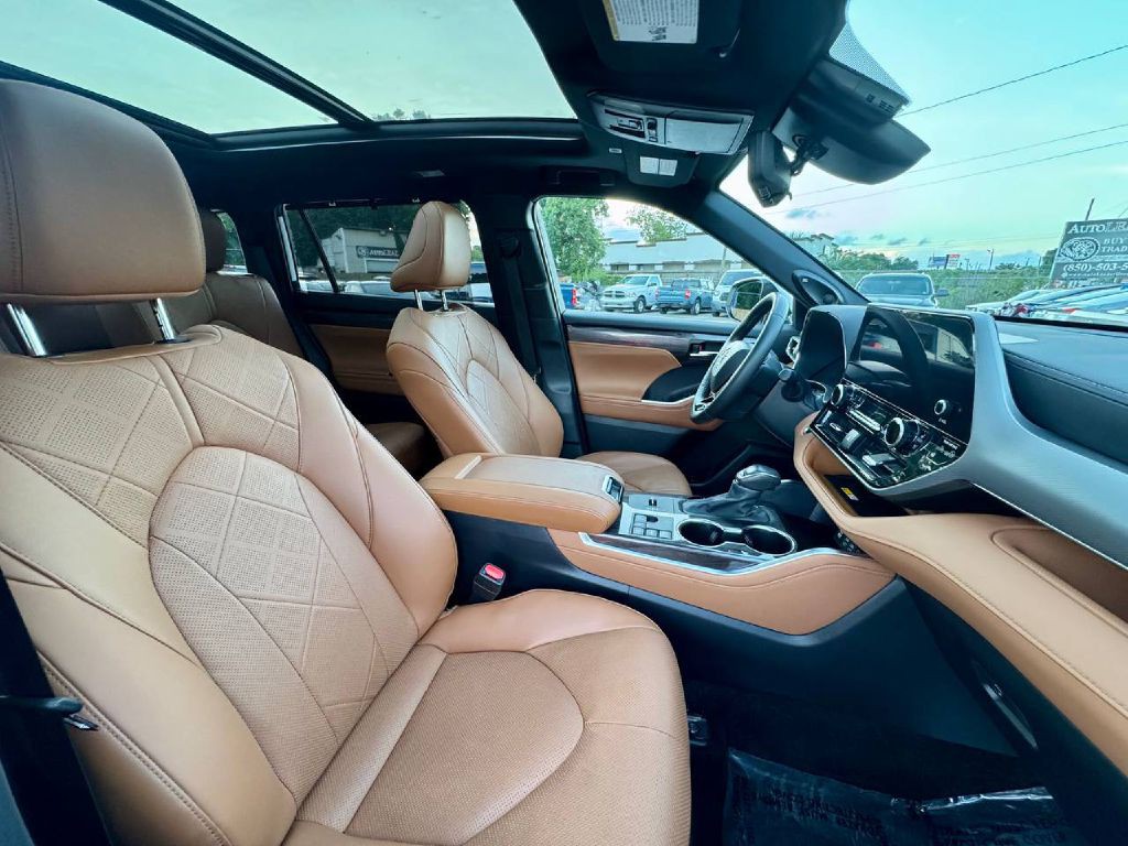 2024 Toyota Highlander Image 14