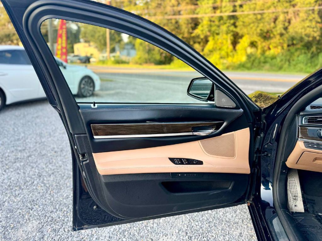 2015 BMW 7 Series Image 7