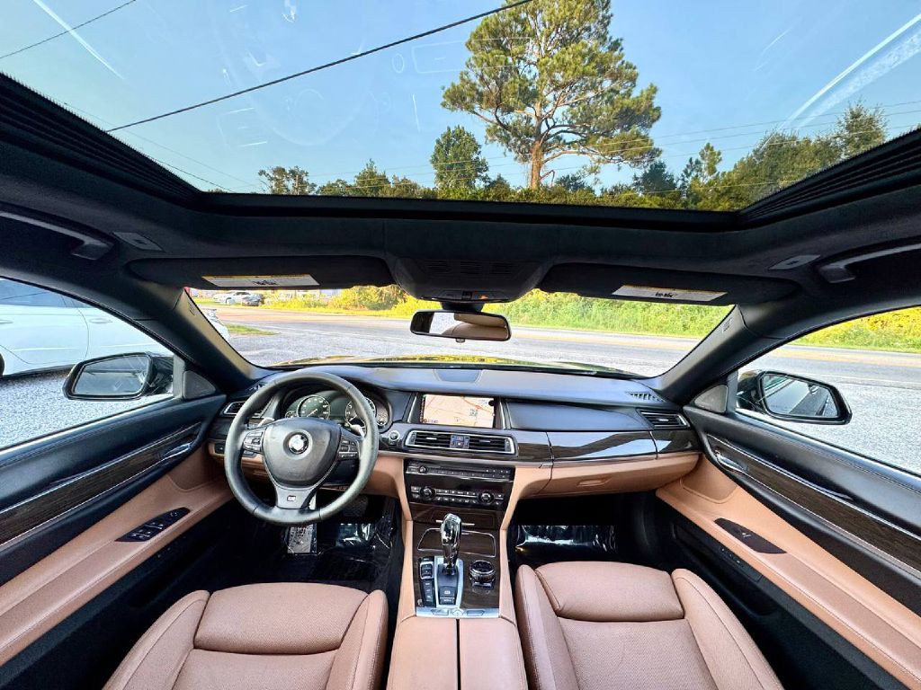 2015 BMW 7 Series Image 10