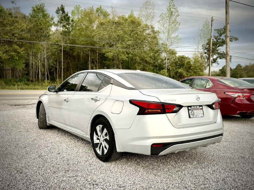 2020 Nissan Altima Image 2
