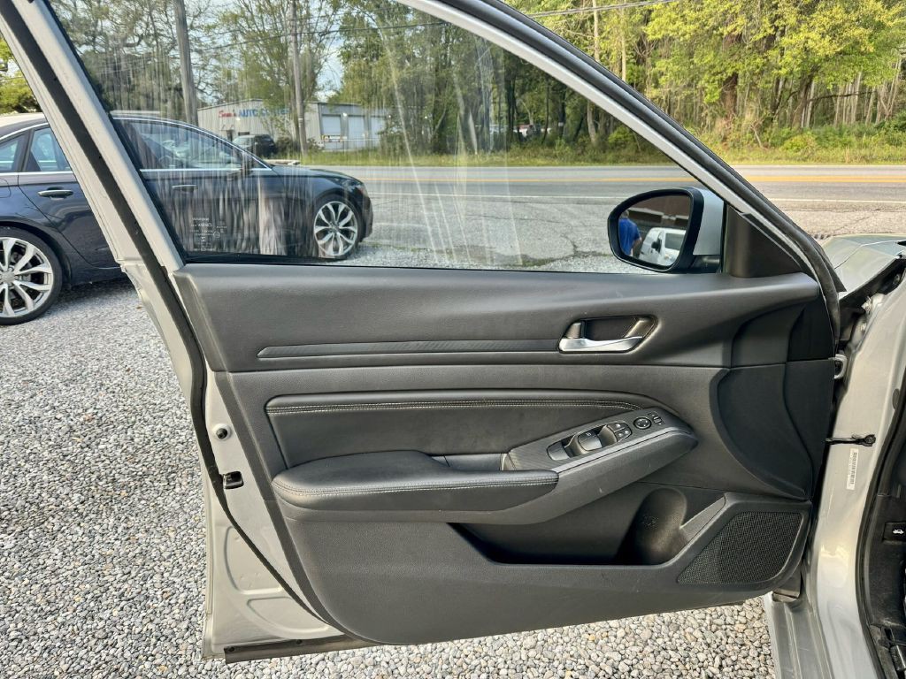 2020 Nissan Altima Image 7