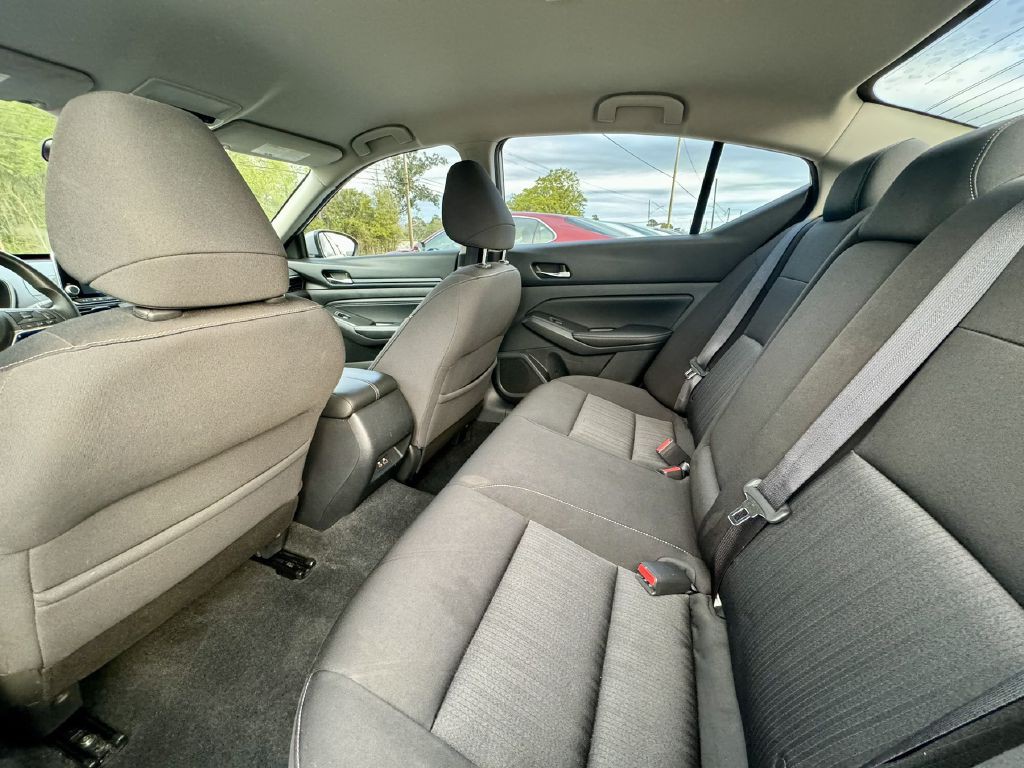2020 Nissan Altima Image 9