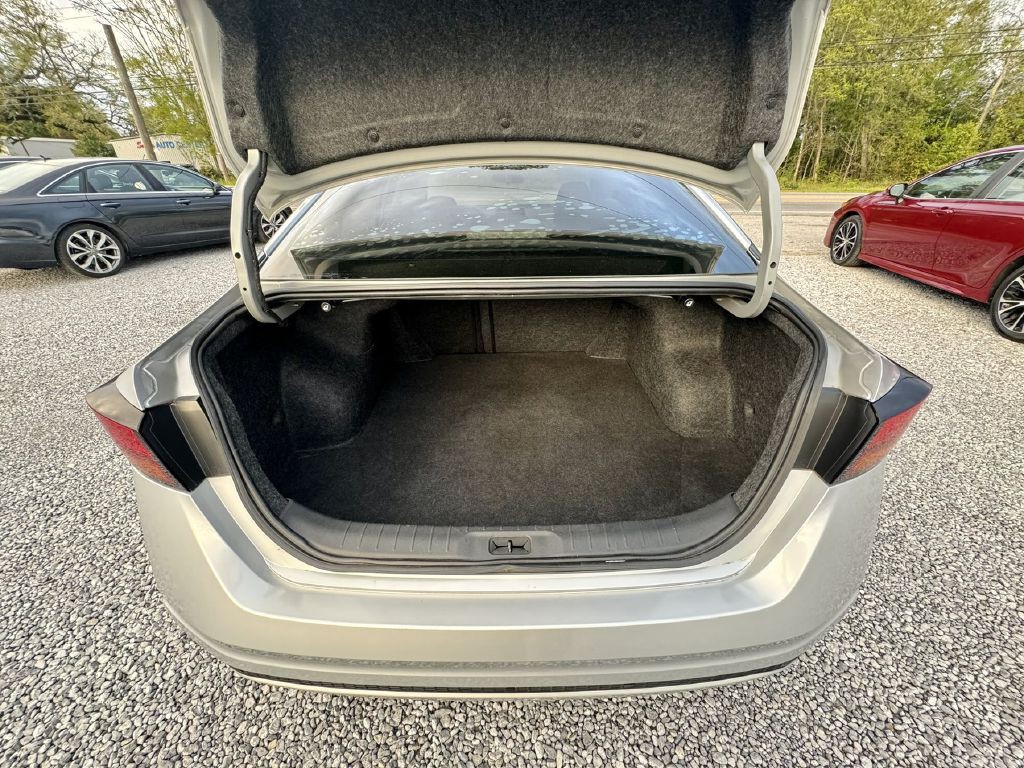 2020 Nissan Altima Image 11