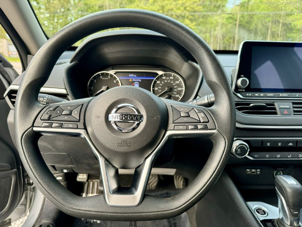 2020 Nissan Altima Image 14