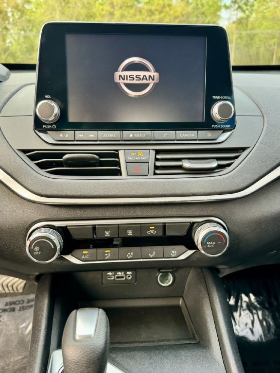2020 Nissan Altima Image 15