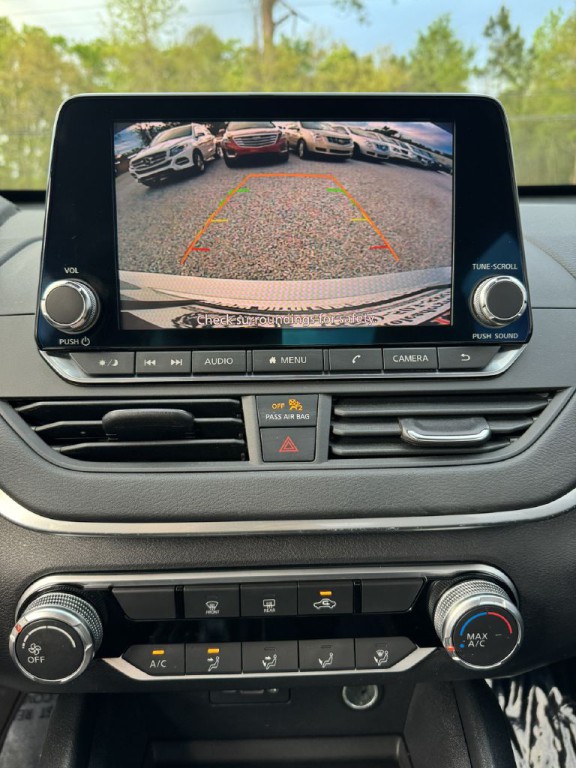 2020 Nissan Altima Image 16