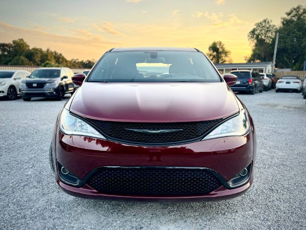 2018 Chrysler Pacifica Image 6