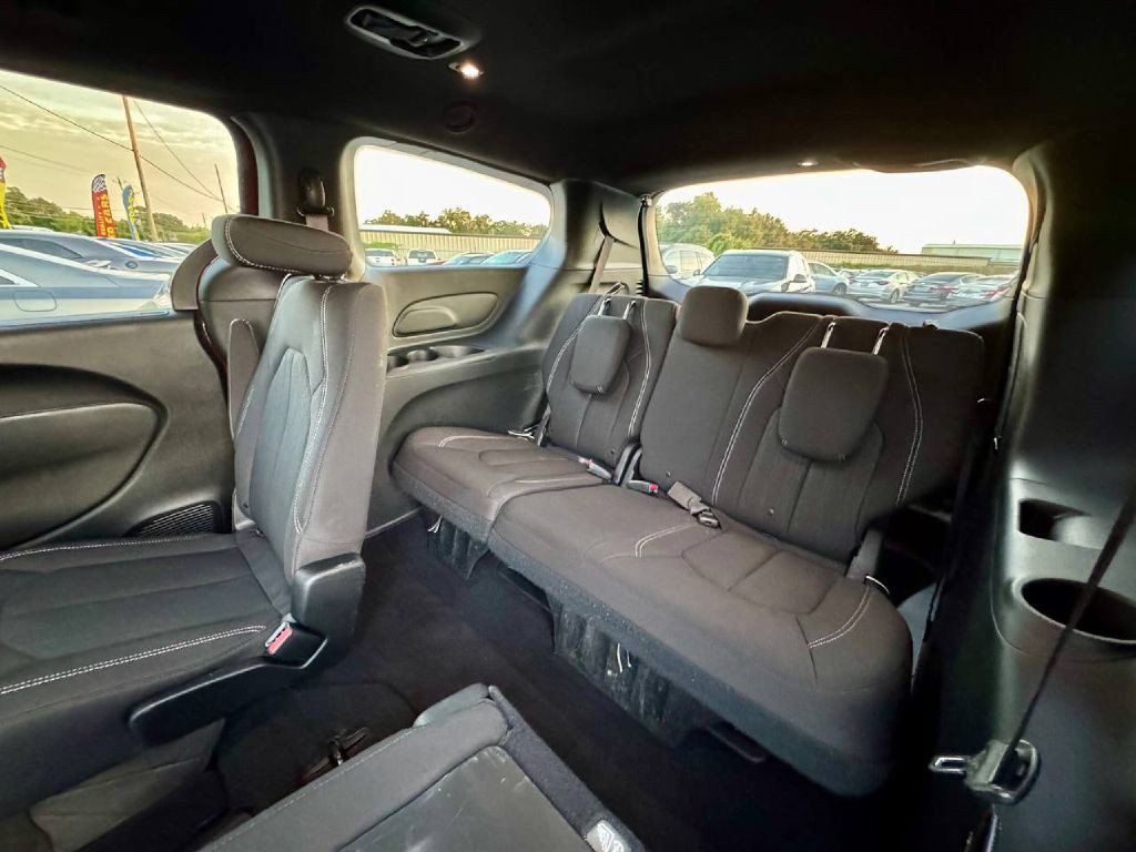 2018 Chrysler Pacifica Image 10