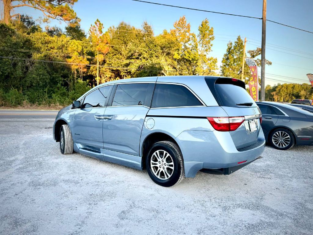 2013 Honda Odyssey Image 2