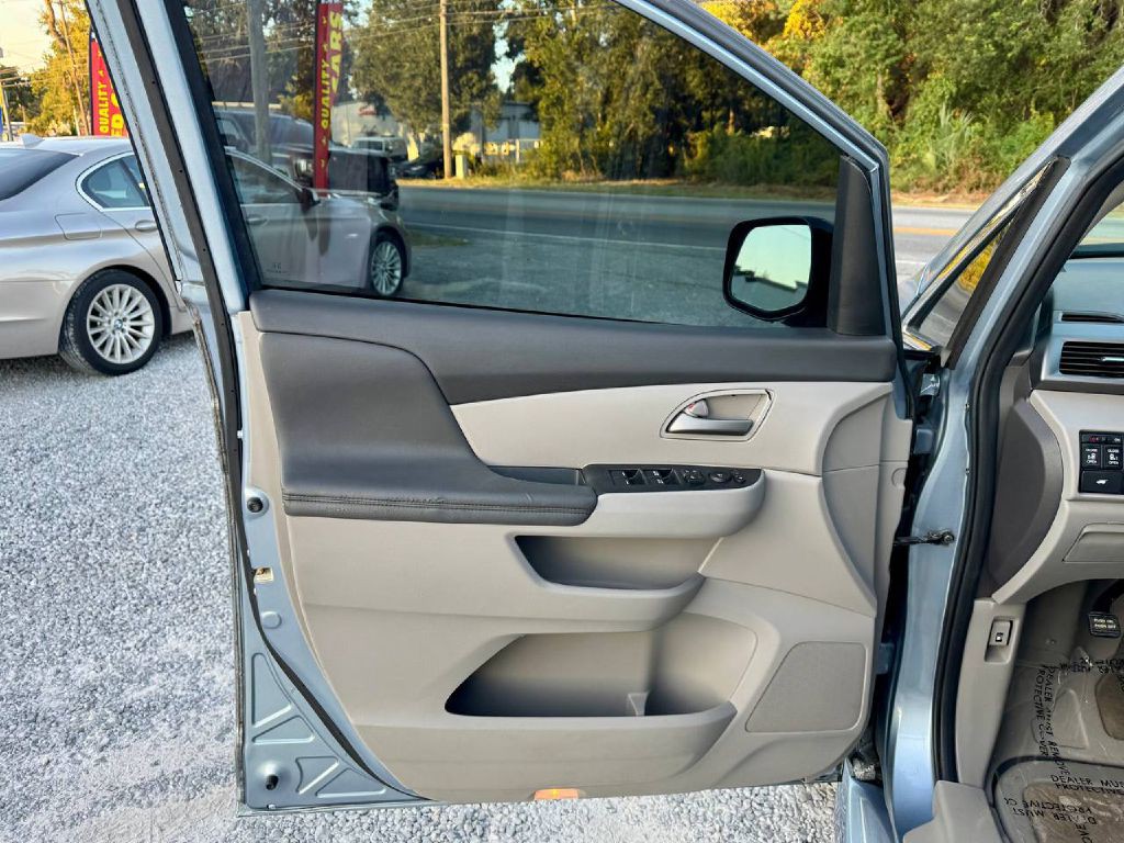2013 Honda Odyssey Image 8