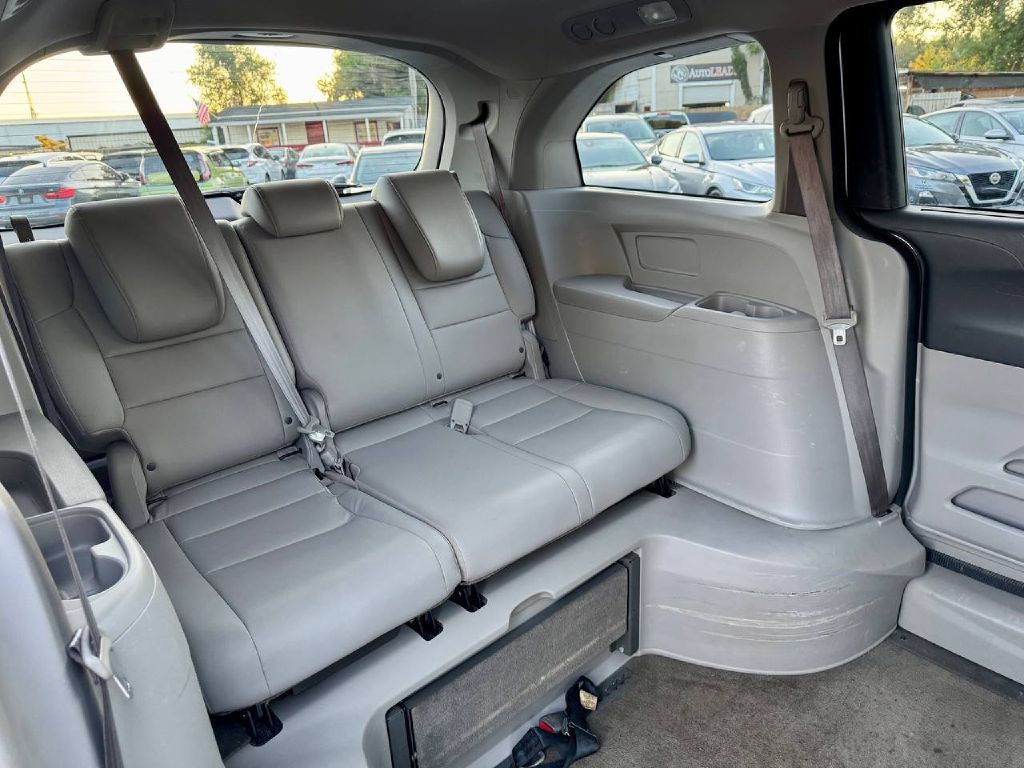 2013 Honda Odyssey Image 14
