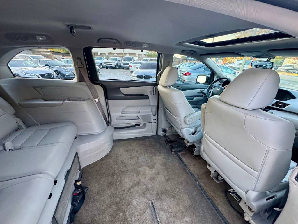 2013 Honda Odyssey Image 15