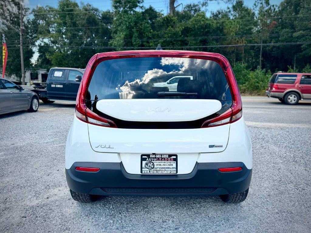 2022 Kia Soul Image 3