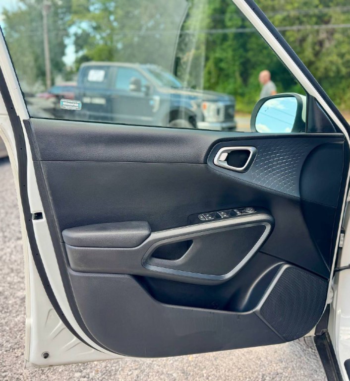 2022 Kia Soul Image 8