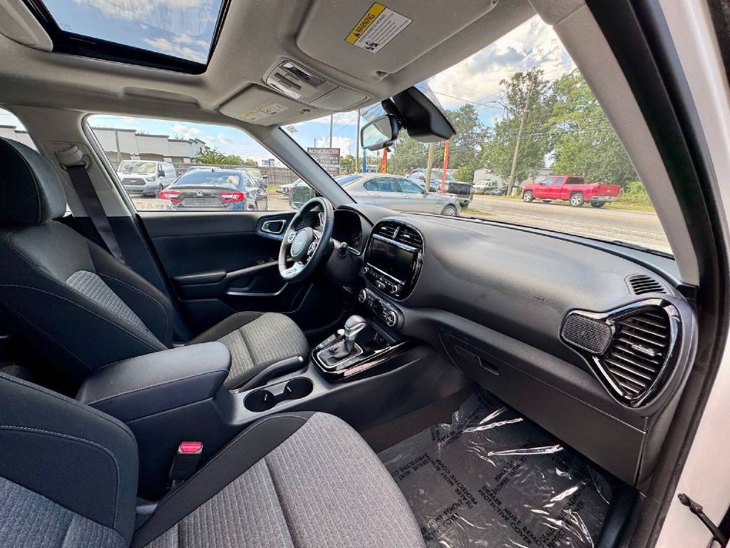 2022 Kia Soul Image 13