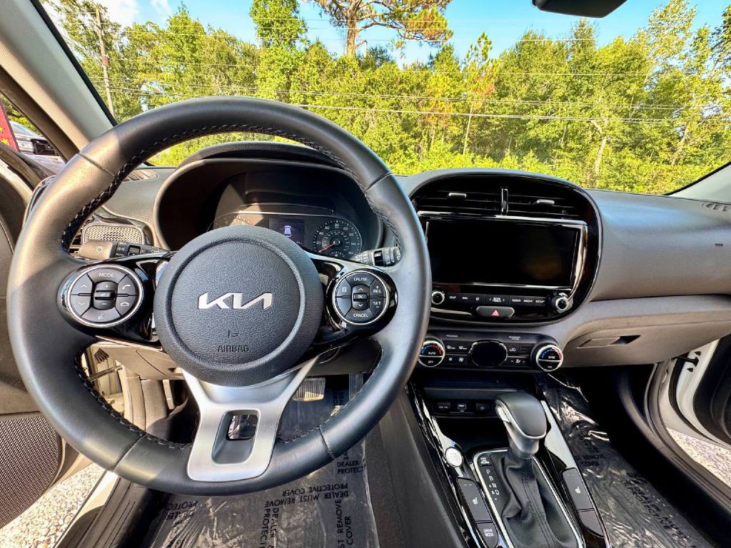 2022 Kia Soul Image 15