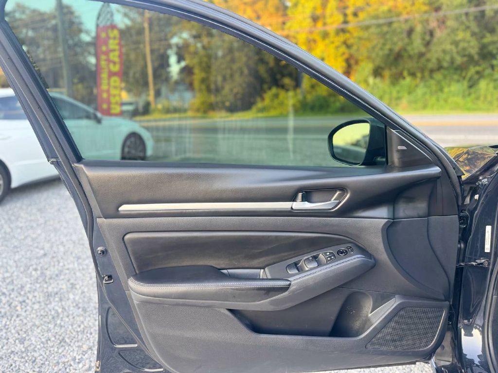 2022 Nissan Altima Image 8