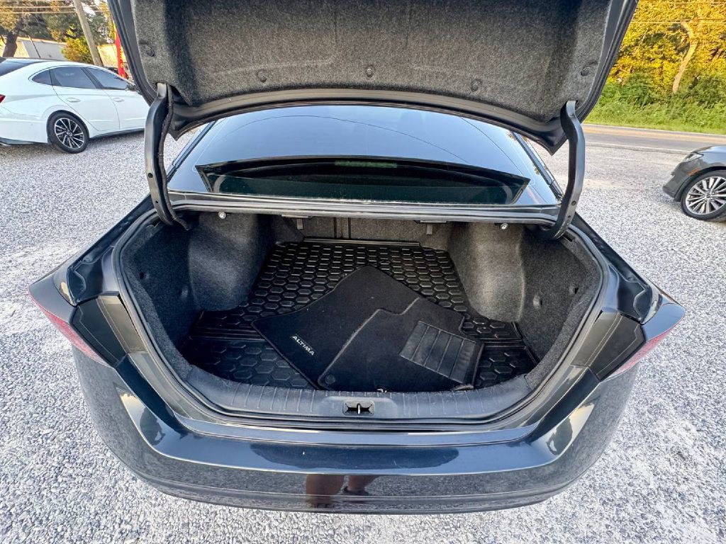 2022 Nissan Altima Image 12