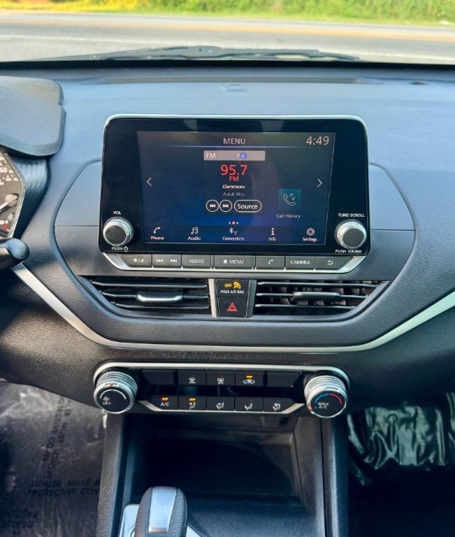 2022 Nissan Altima Image 16