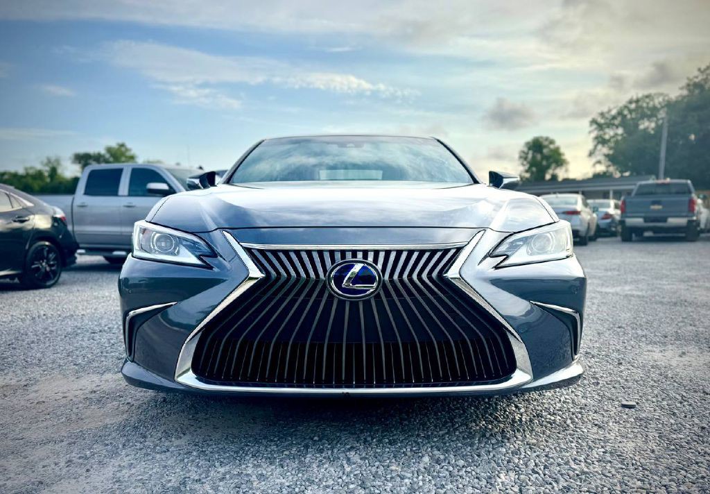 2020 Lexus ES Image 6