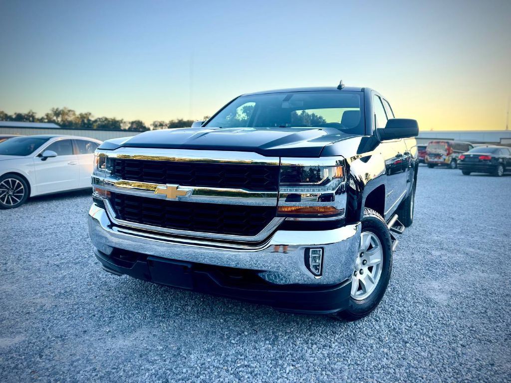 2017 Chevrolet Silverado 1500 Image 1