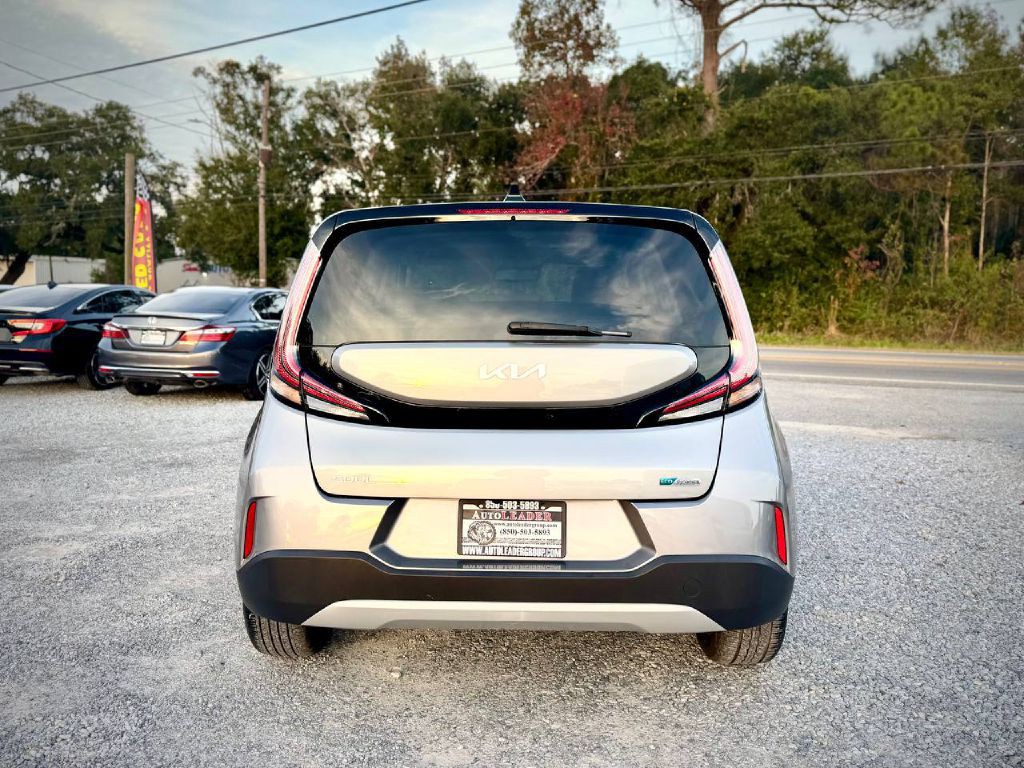 2023 Kia Soul Image 3