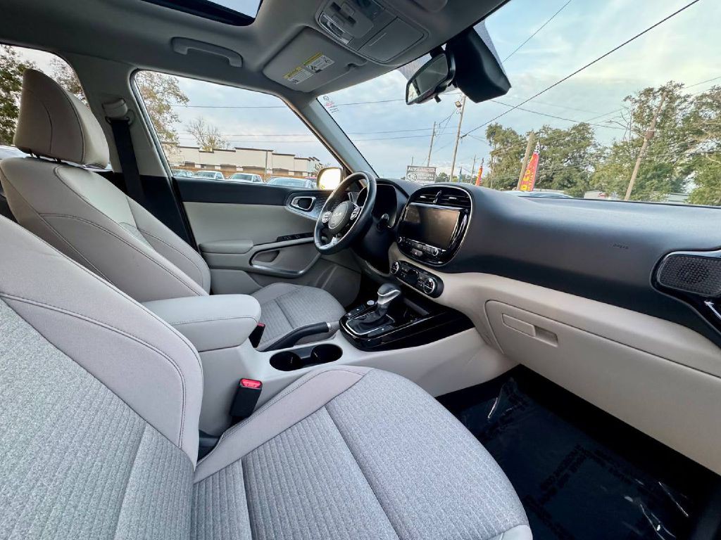 2023 Kia Soul Image 13