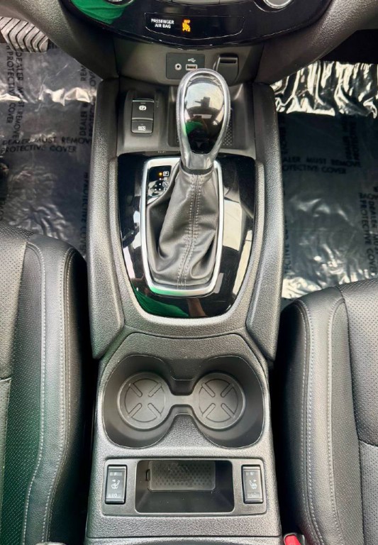 2022 Nissan Rogue Image 18