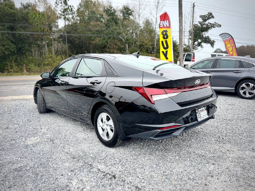 2021 Hyundai Elantra Image 2
