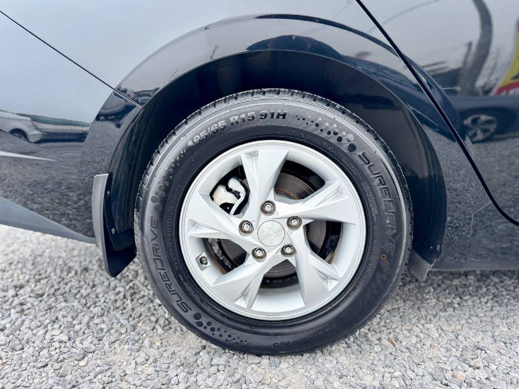 2021 Hyundai Elantra Image 7