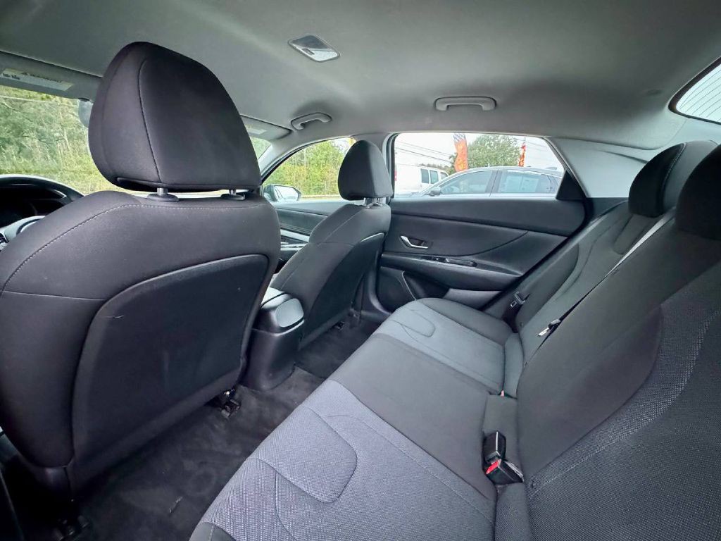2021 Hyundai Elantra Image 10