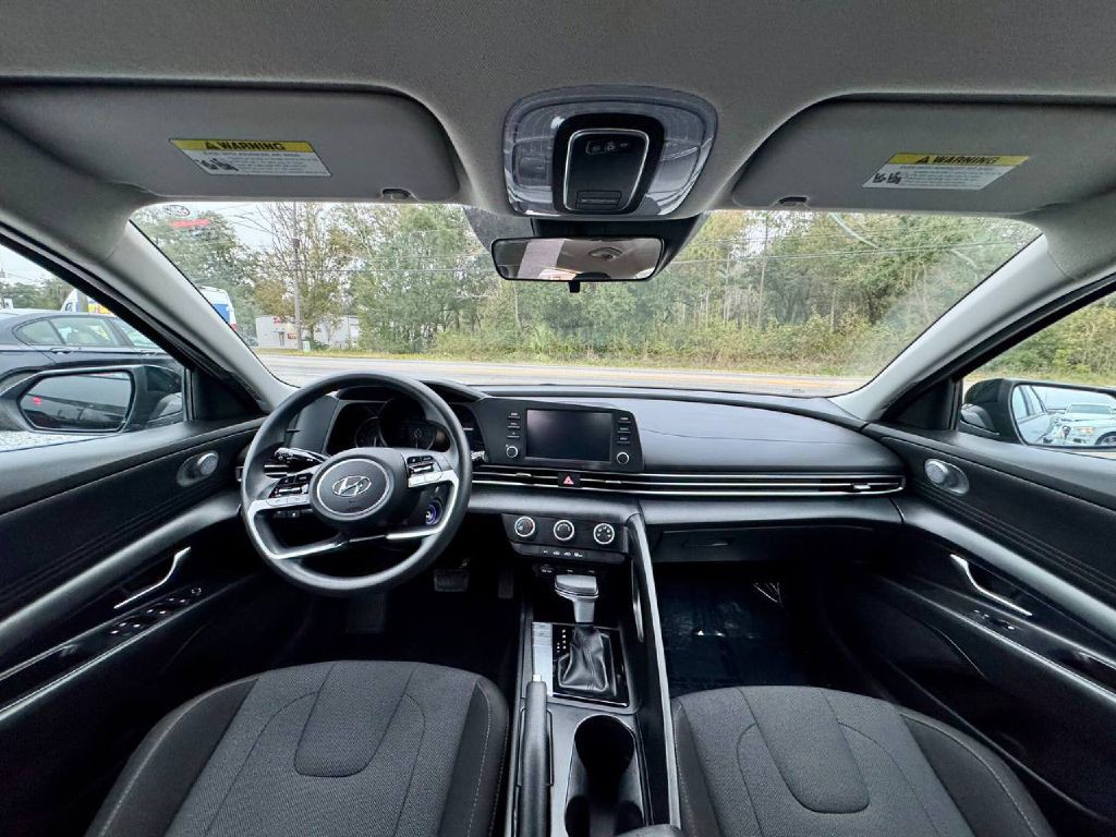 2021 Hyundai Elantra Image 11