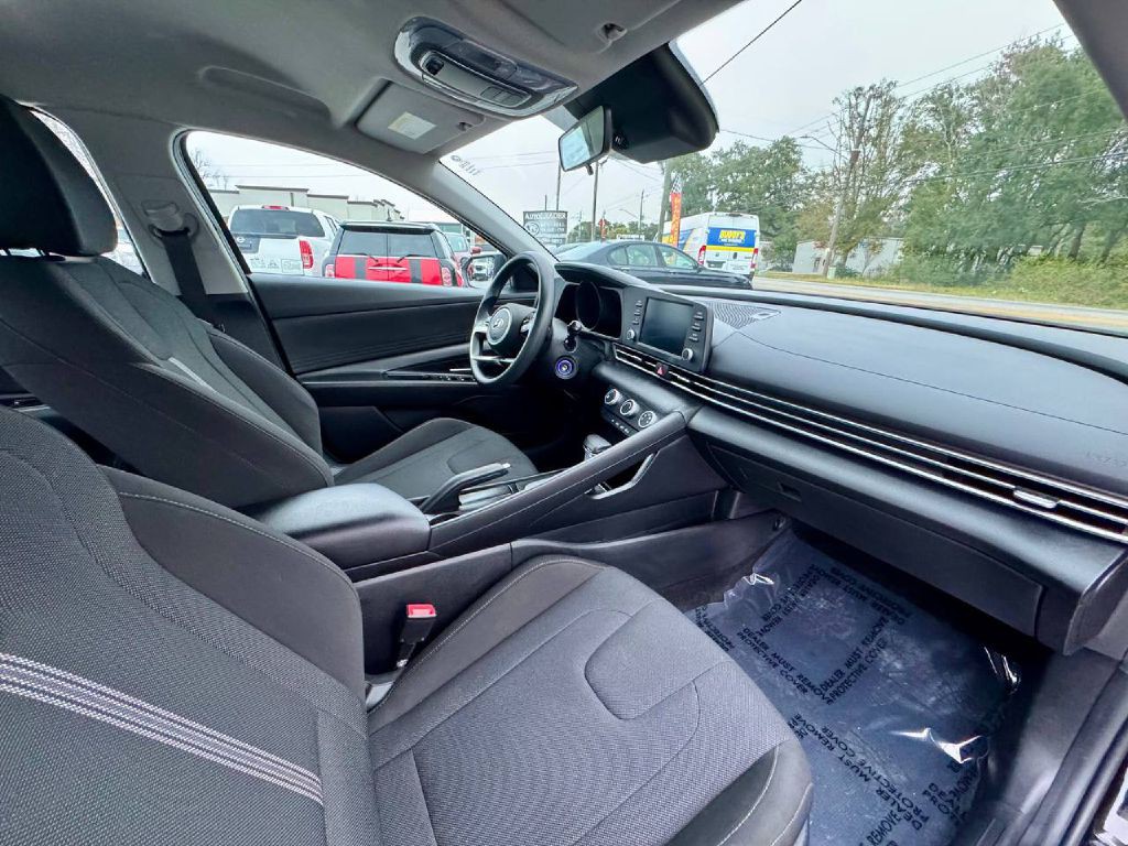 2021 Hyundai Elantra Image 12