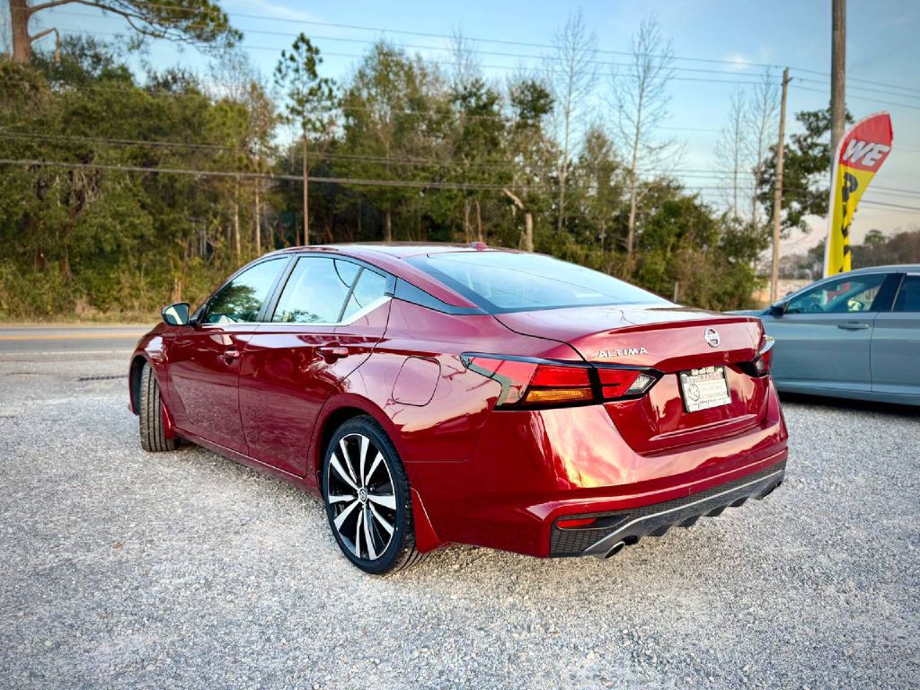 2021 Nissan Altima Image 2