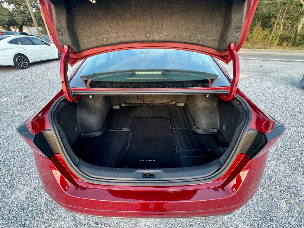 2021 Nissan Altima Image 11