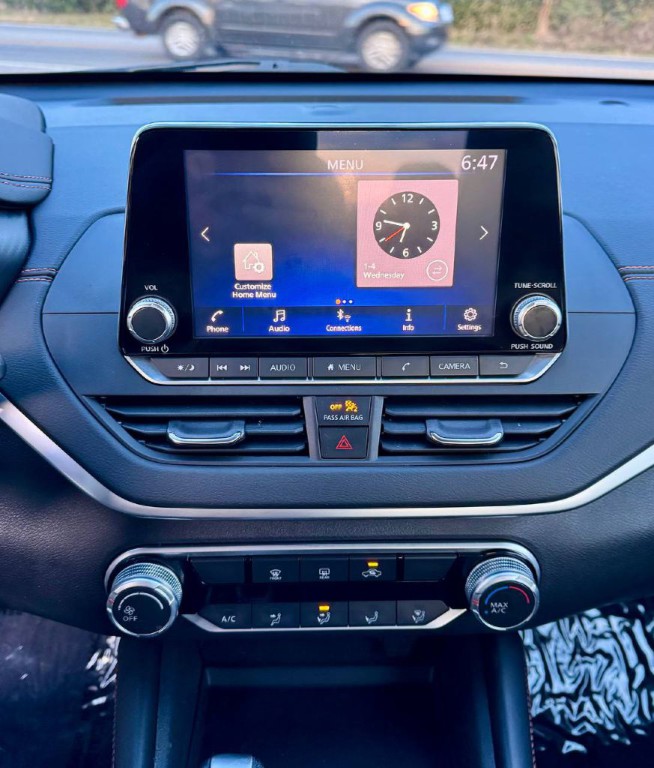 2021 Nissan Altima Image 15