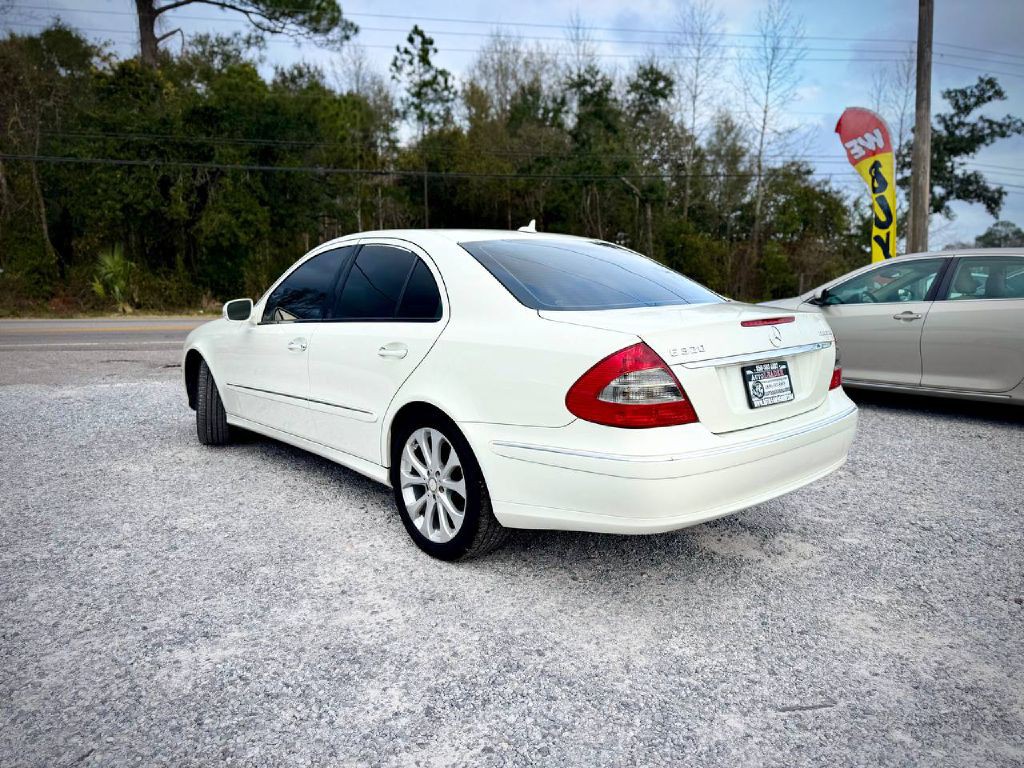 2009 Mercedes-Benz E-Class Image 2