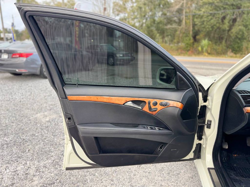 2009 Mercedes-Benz E-Class Image 7