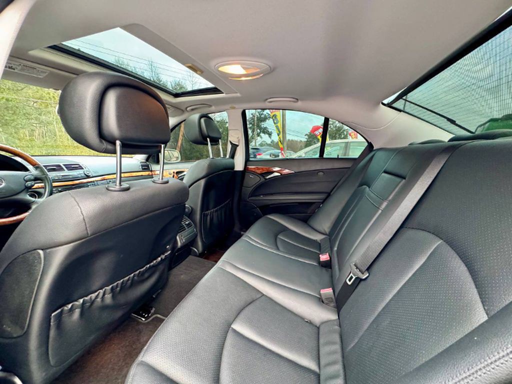 2009 Mercedes-Benz E-Class Image 9