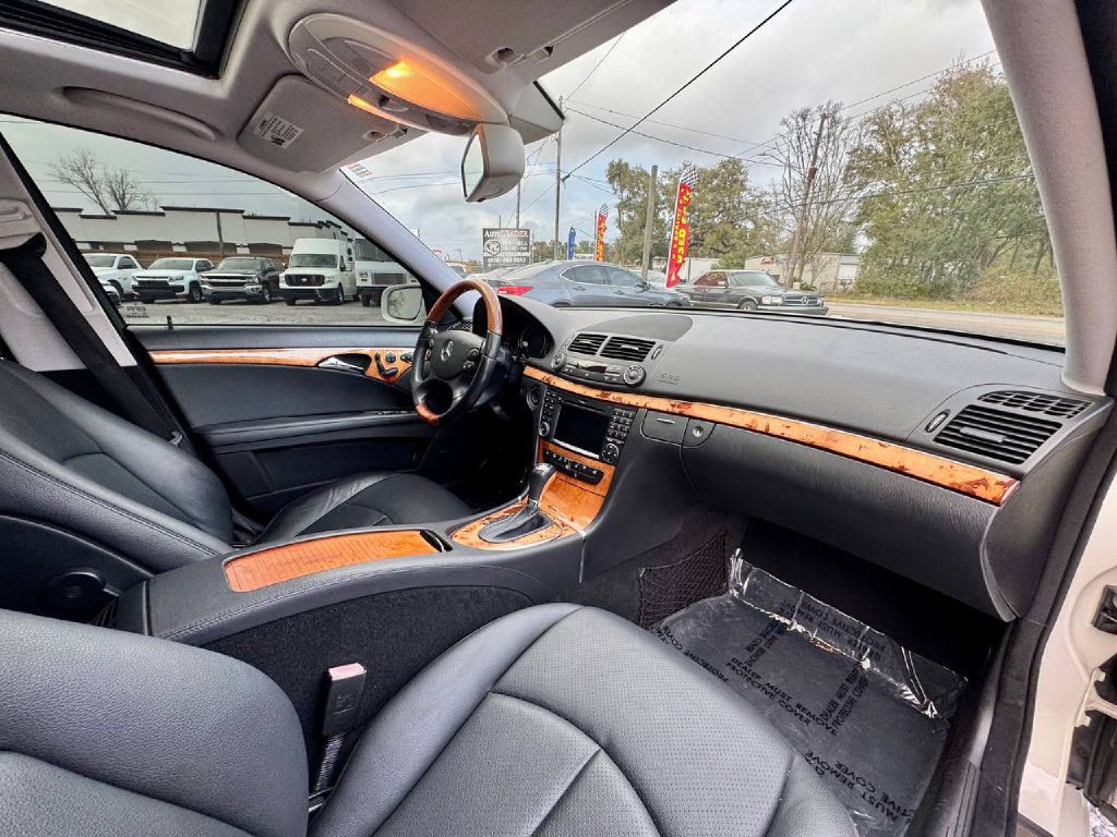 2009 Mercedes-Benz E-Class Image 12