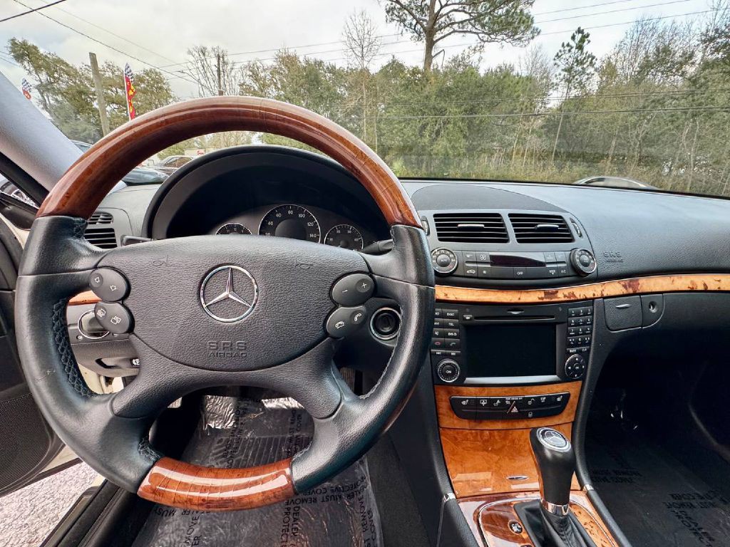 2009 Mercedes-Benz E-Class Image 14