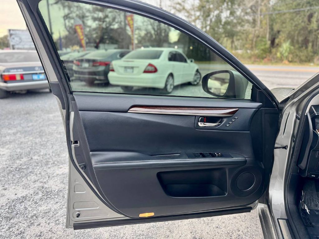 2015 Lexus ES Image 7